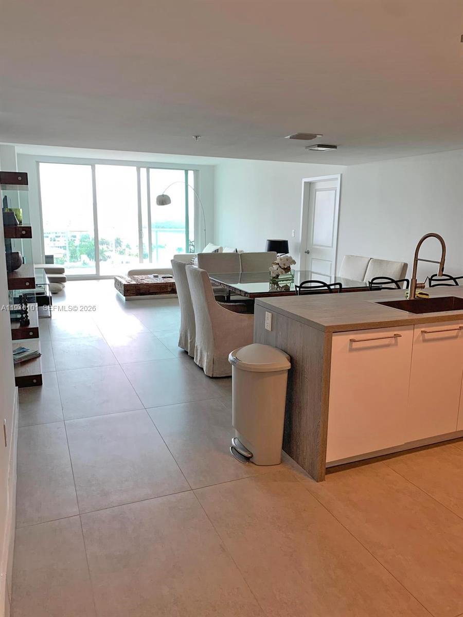 400 Sunny Isles Blvd 1120