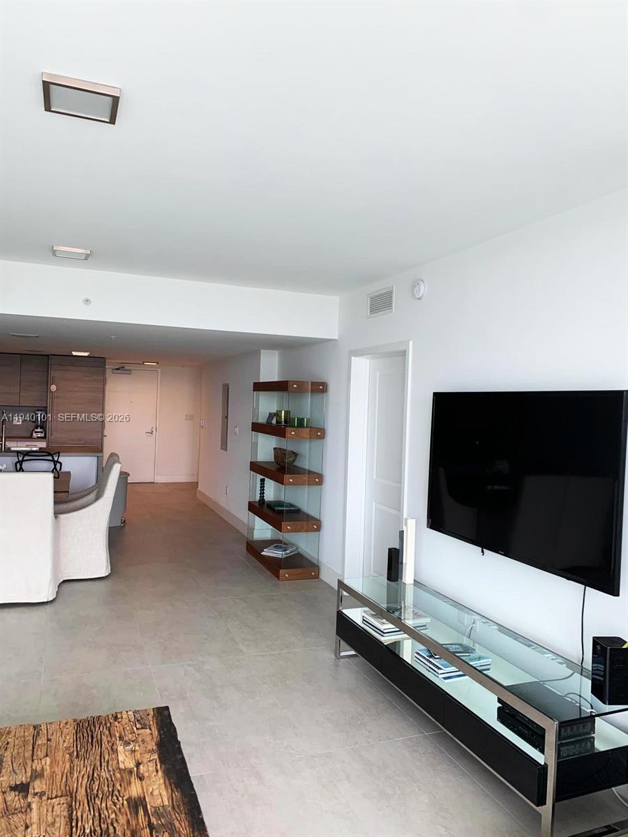 400 Sunny Isles Blvd 1120