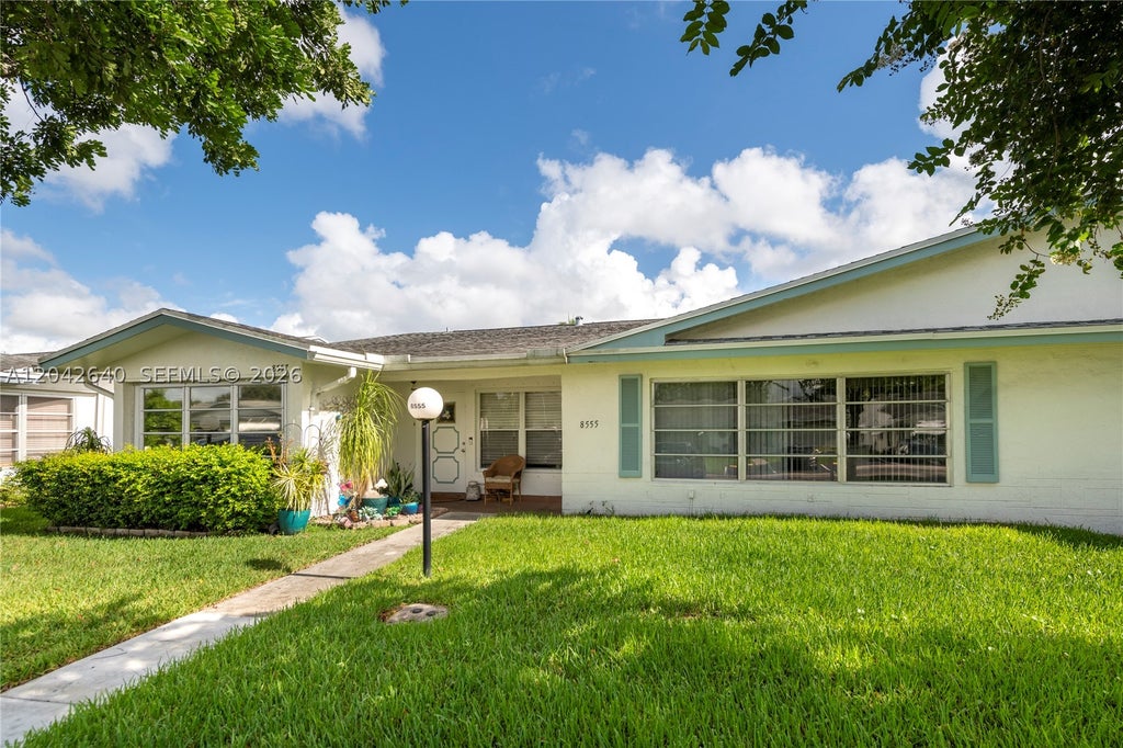 Photo of 8555 NW 10th St #B106, Plantation, FL 33322 (MLS # A12042640)