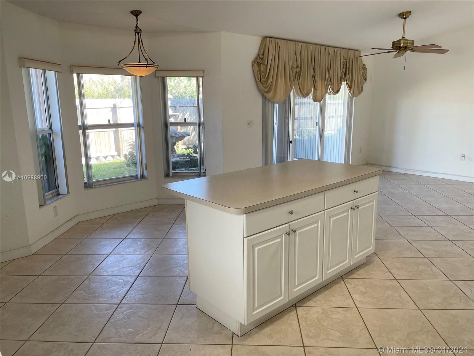 FOUR LAKES SEC 7 - Residential Lease