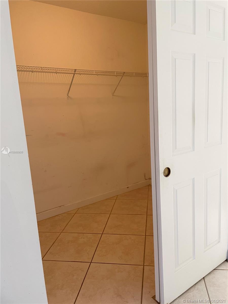 FOUR LAKES SEC 7 - Residential Lease