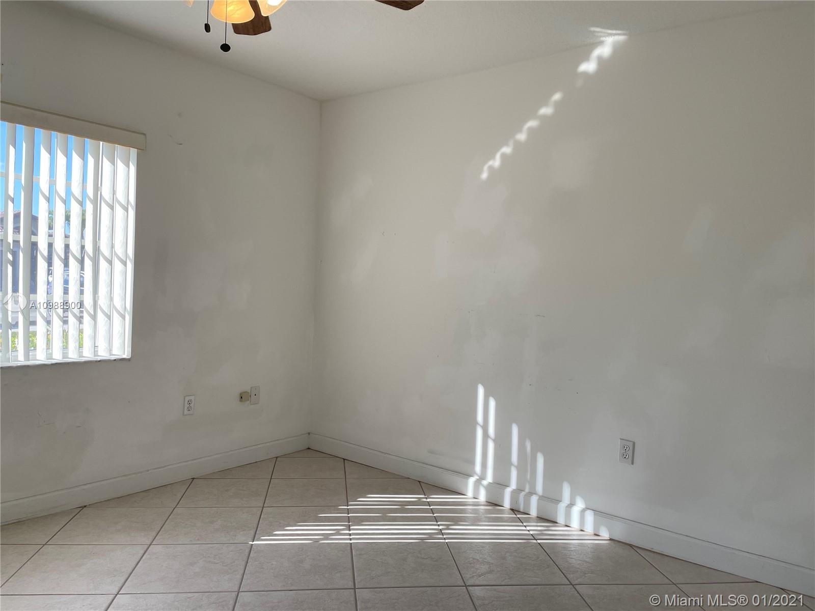 FOUR LAKES SEC 7 - Residential Lease