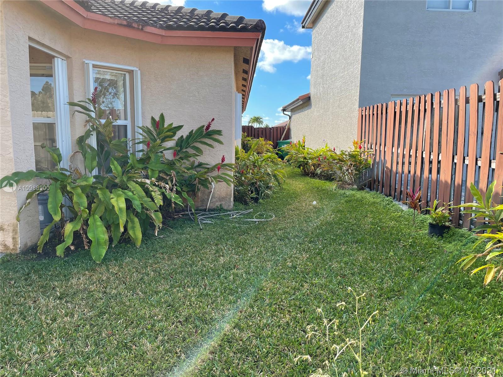 FOUR LAKES SEC 7 - Residential Lease