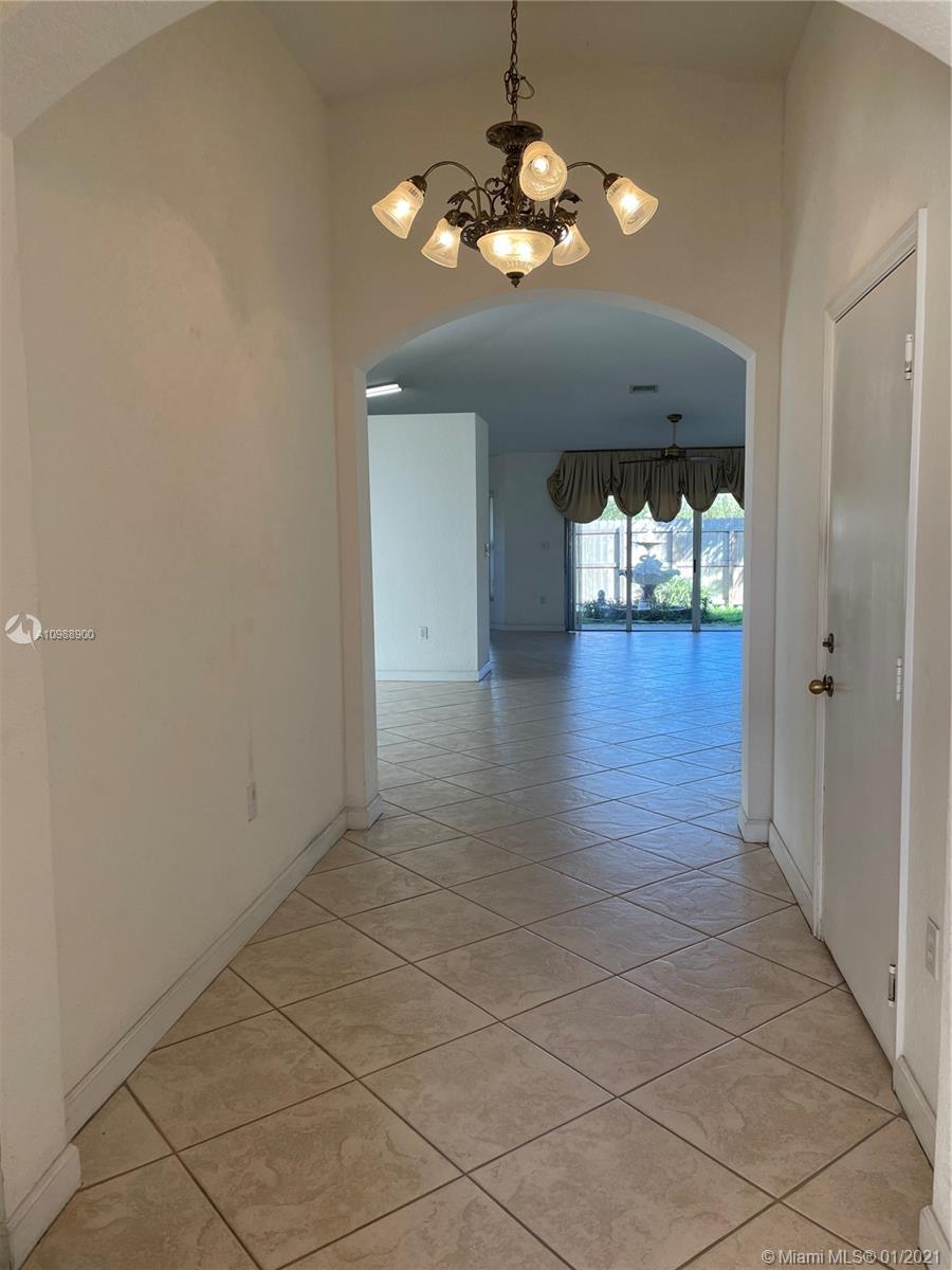 FOUR LAKES SEC 7 - Residential Lease