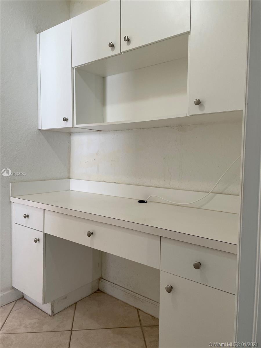 FOUR LAKES SEC 7 - Residential Lease