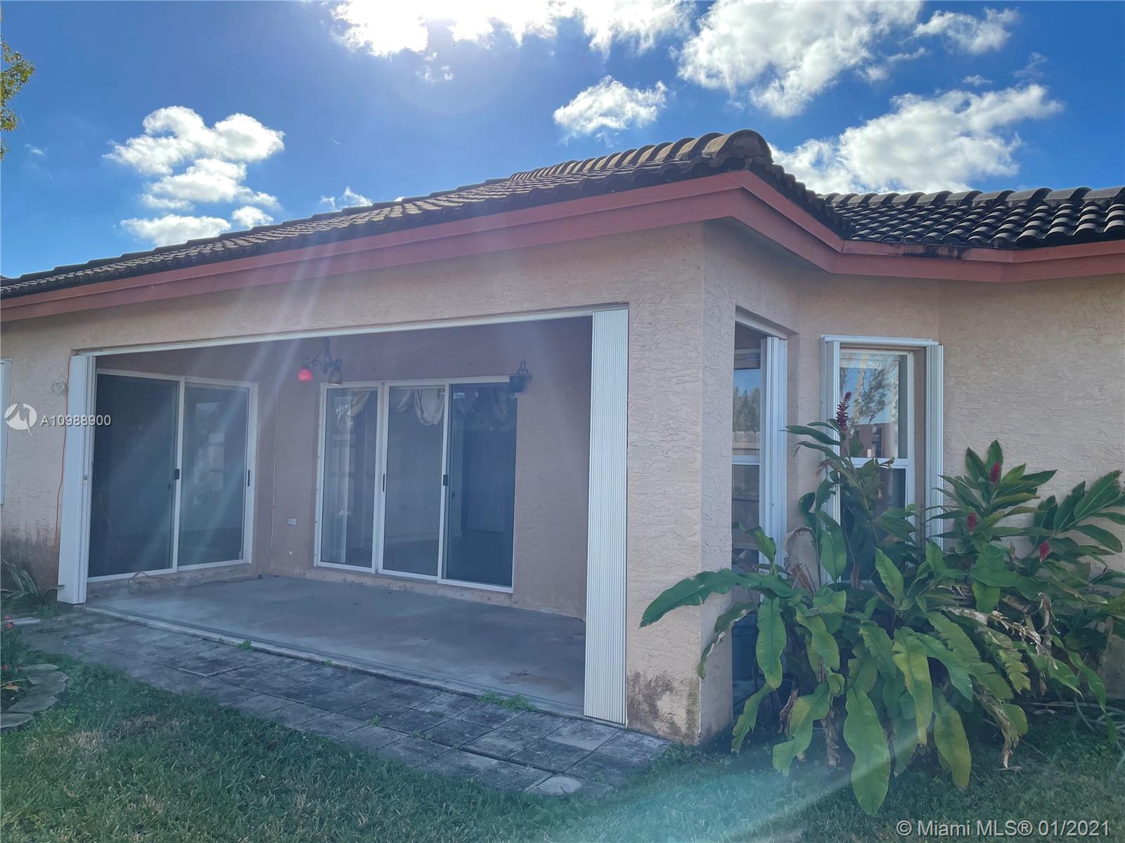 FOUR LAKES SEC 7 - Residential Lease