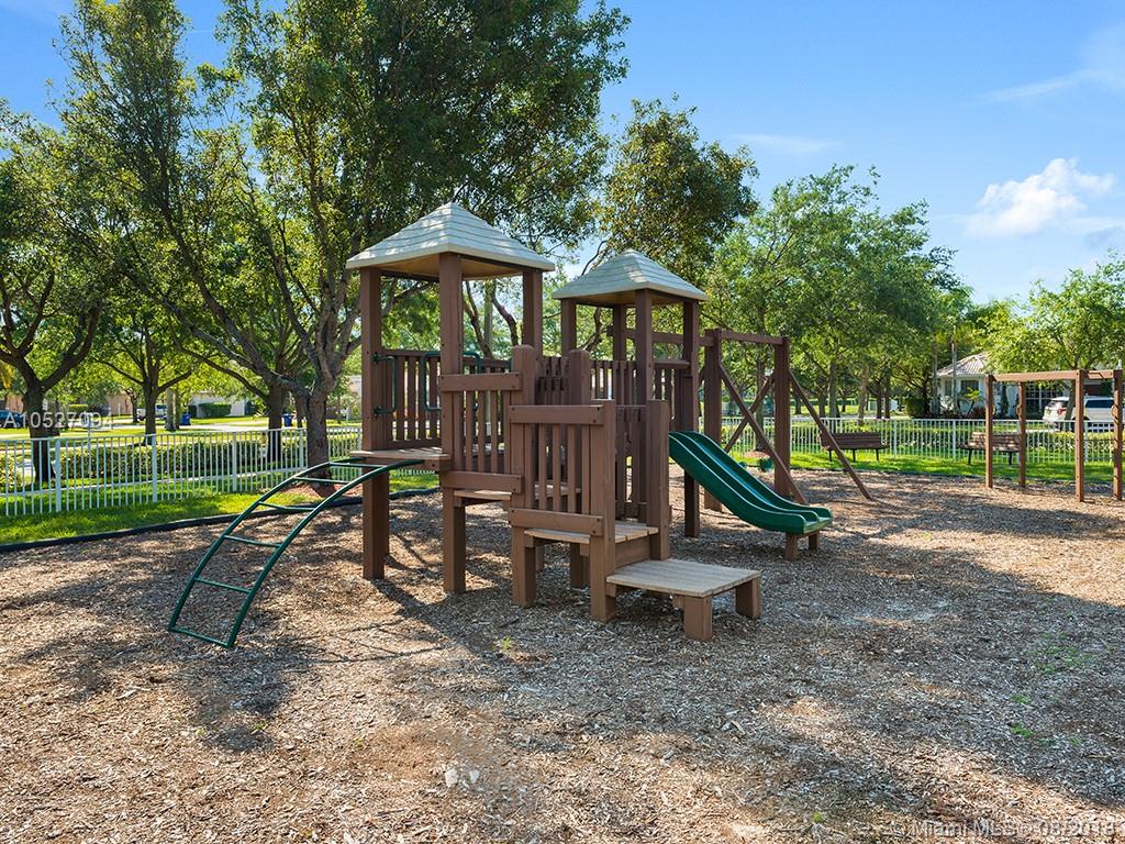 STONERIDGE LAKE ESTATES P - Residential