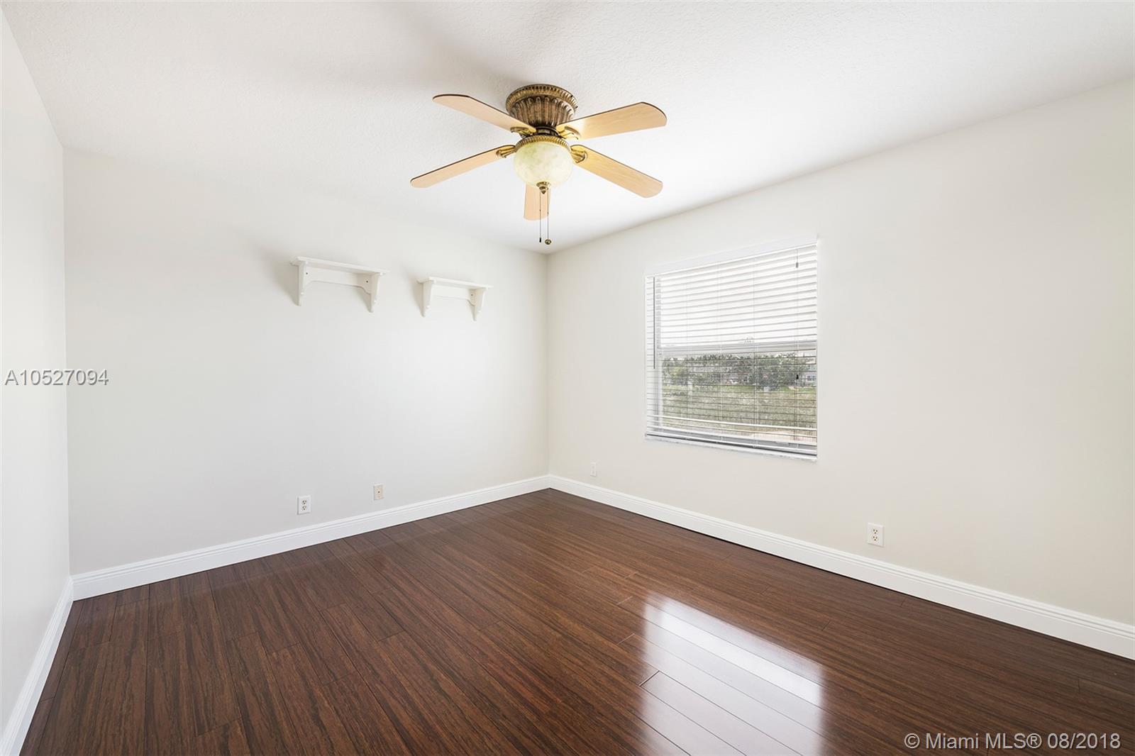 STONERIDGE LAKE ESTATES P - Residential