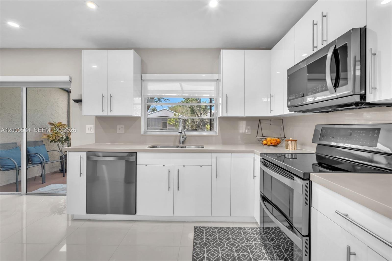 WOODGATE CONDOMINIUM 28 - Residential Lease