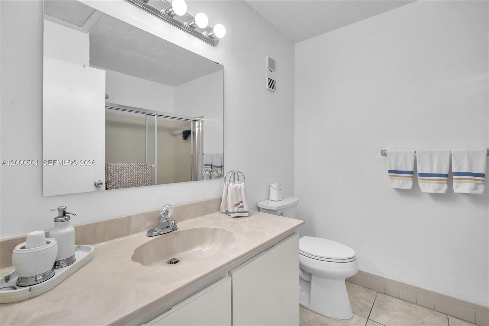 WOODGATE CONDOMINIUM 28 - Residential Lease