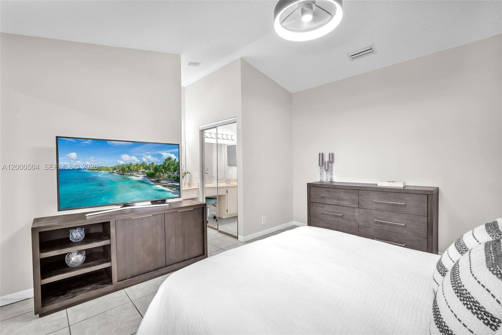 WOODGATE CONDOMINIUM 28 - Residential Lease