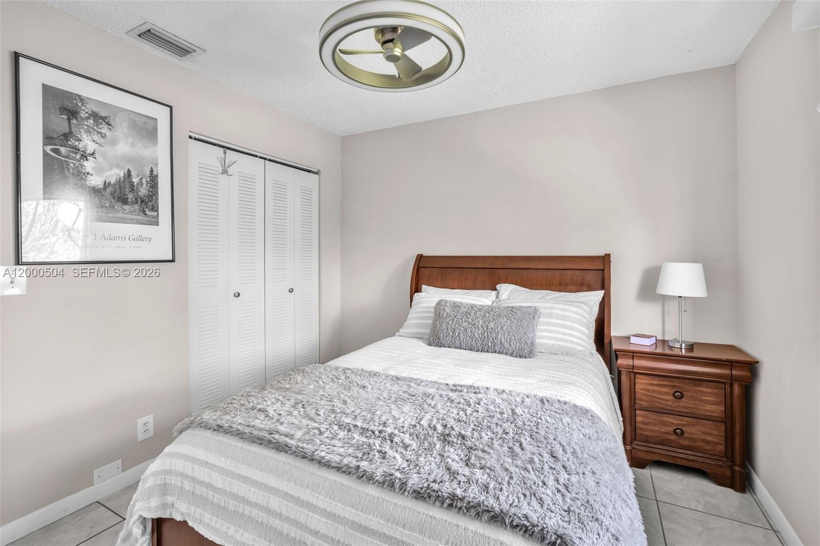 WOODGATE CONDOMINIUM 28 - Residential Lease