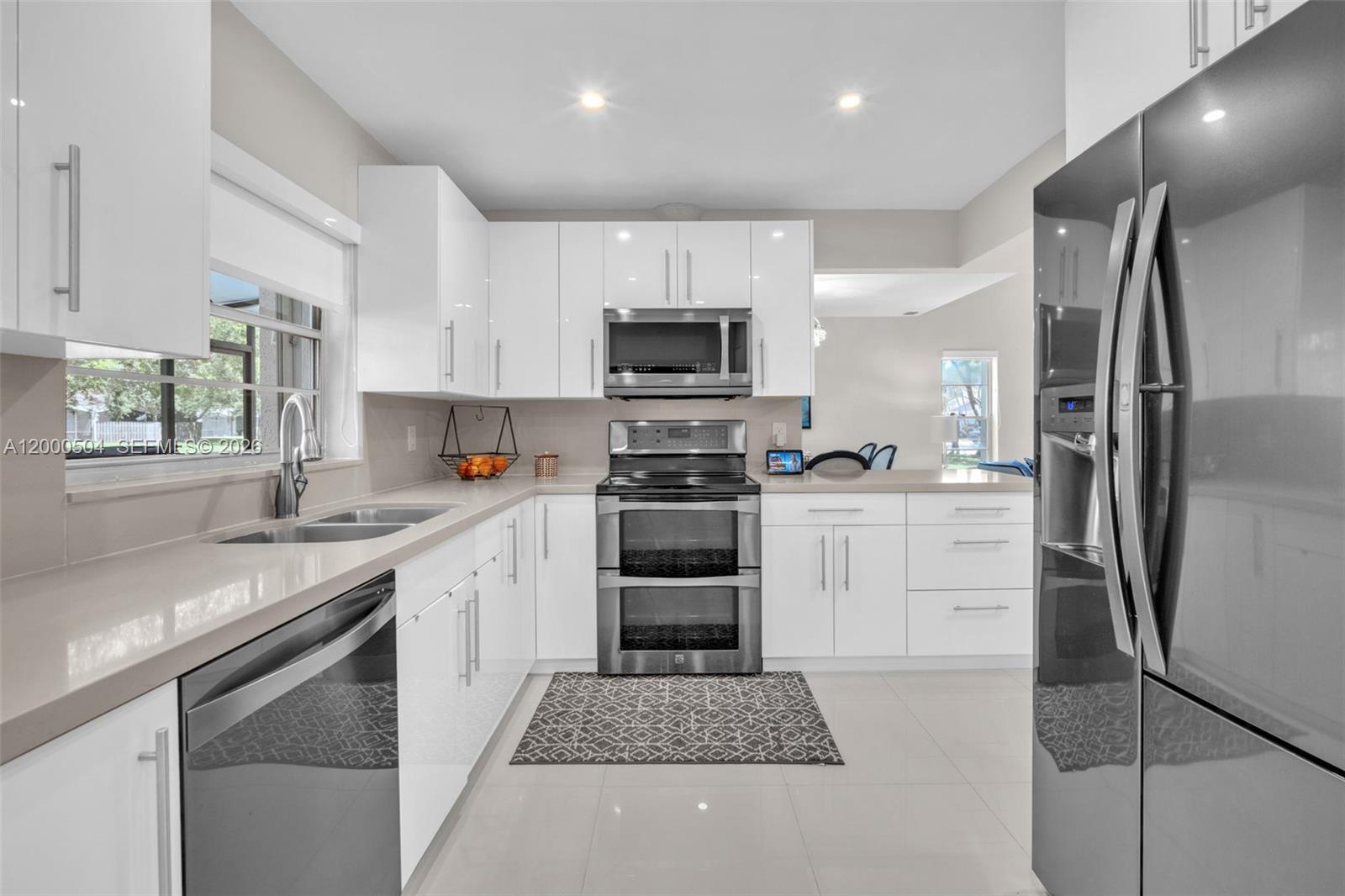 WOODGATE CONDOMINIUM 28 - Residential Lease