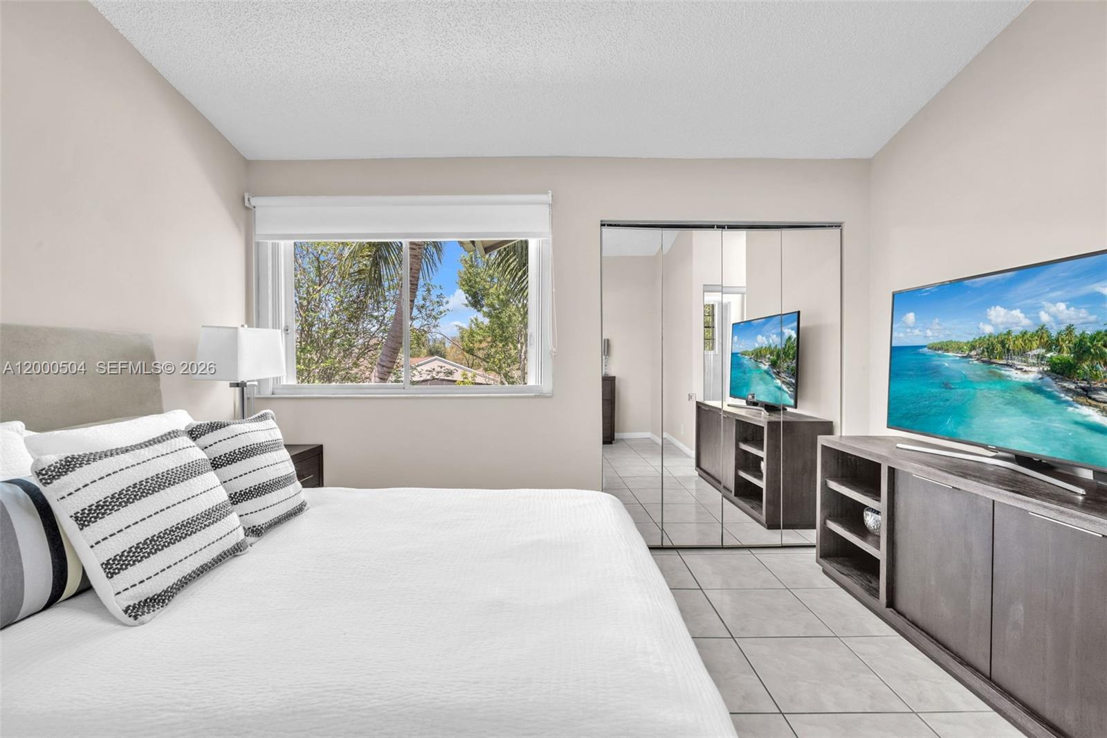 WOODGATE CONDOMINIUM 28 - Residential Lease