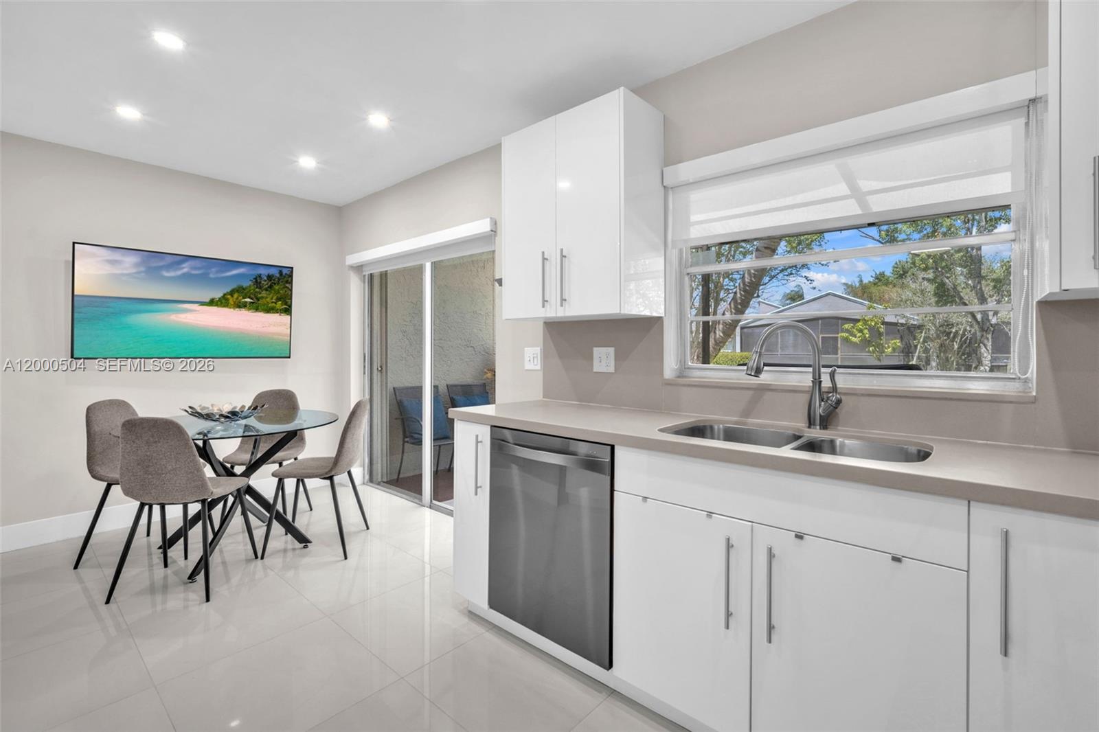 WOODGATE CONDOMINIUM 28 - Residential Lease