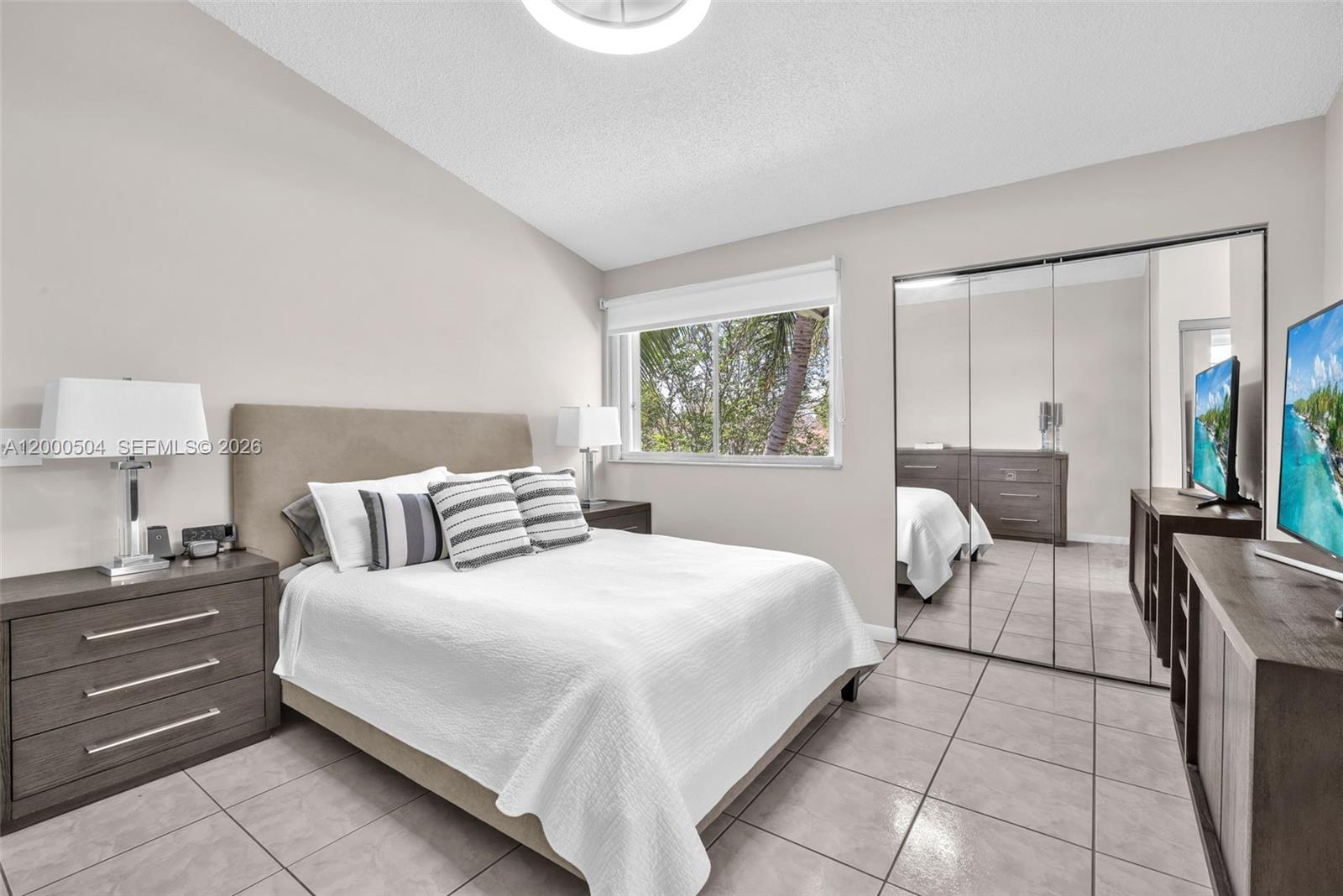 WOODGATE CONDOMINIUM 28 - Residential Lease