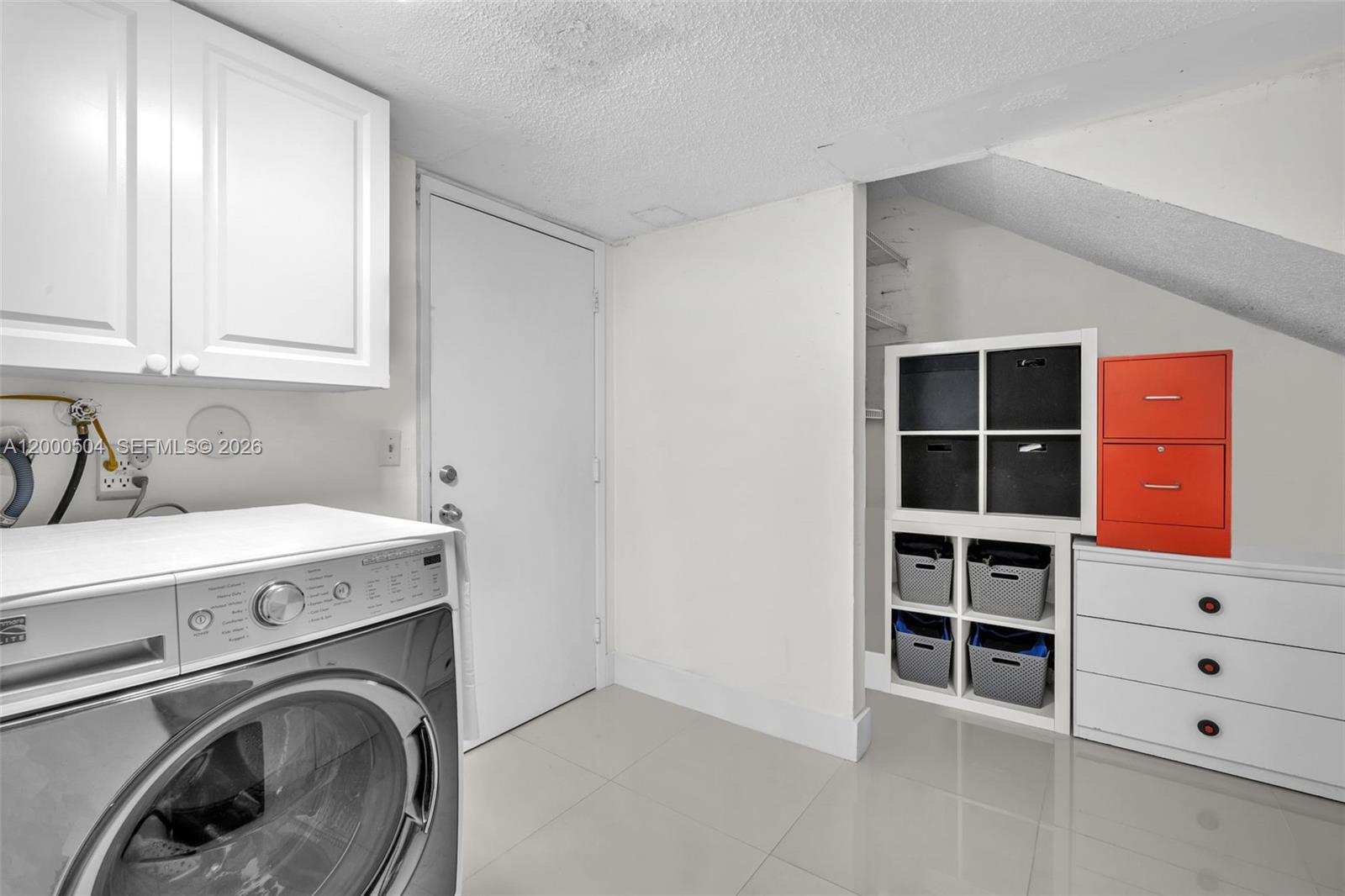 WOODGATE CONDOMINIUM 28 - Residential Lease