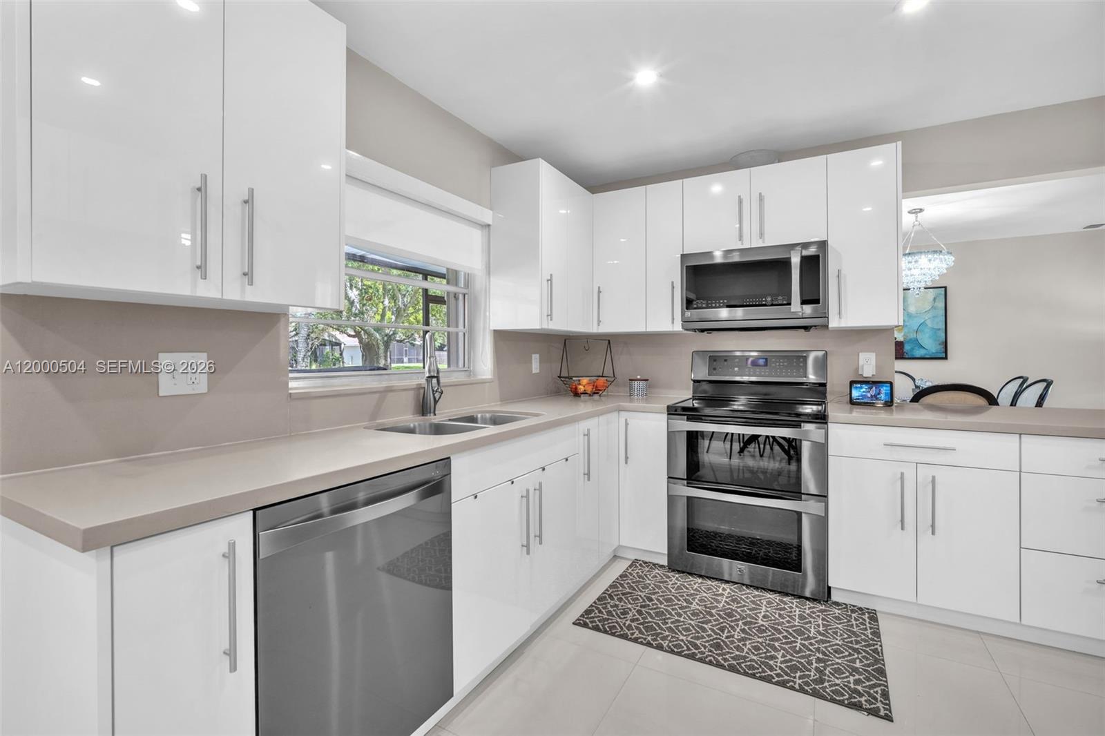 WOODGATE CONDOMINIUM 28 - Residential Lease