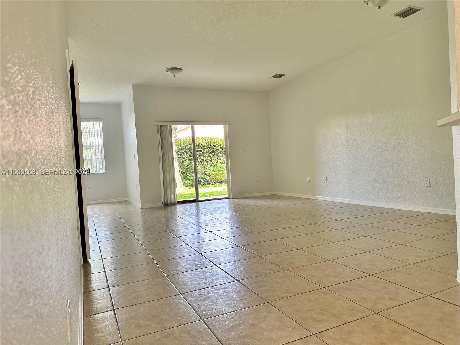 BANYAN BAY CONDO - Residential