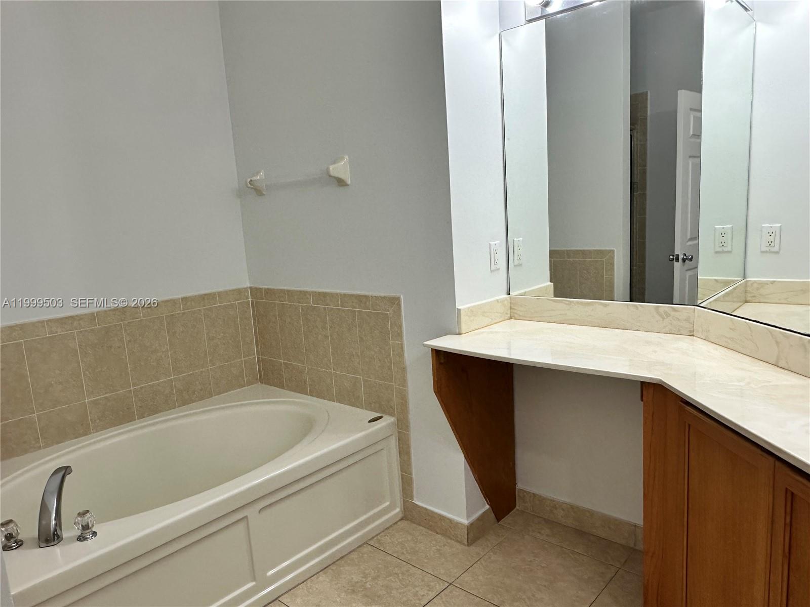 BANYAN BAY CONDO - Residential