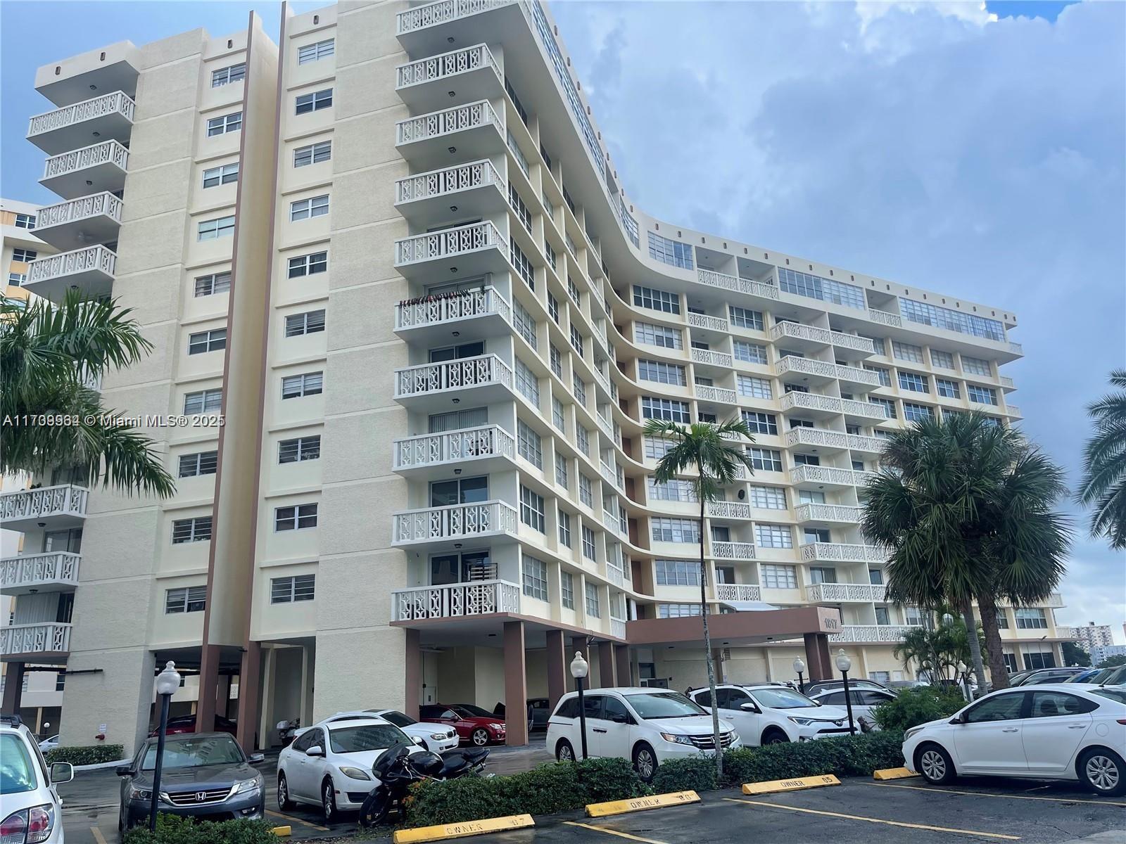 Photo 1 of 1817 S Ocean Dr 223, Hallandale Beach, Florida, $1,850, Web #: 11709964