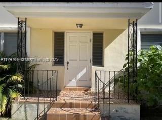 Rental Property at 420 Malaga Ave 3, Coral Gables, Broward County, Florida - Bedrooms: 1 
Bathrooms: 1  - $2,100 MO.