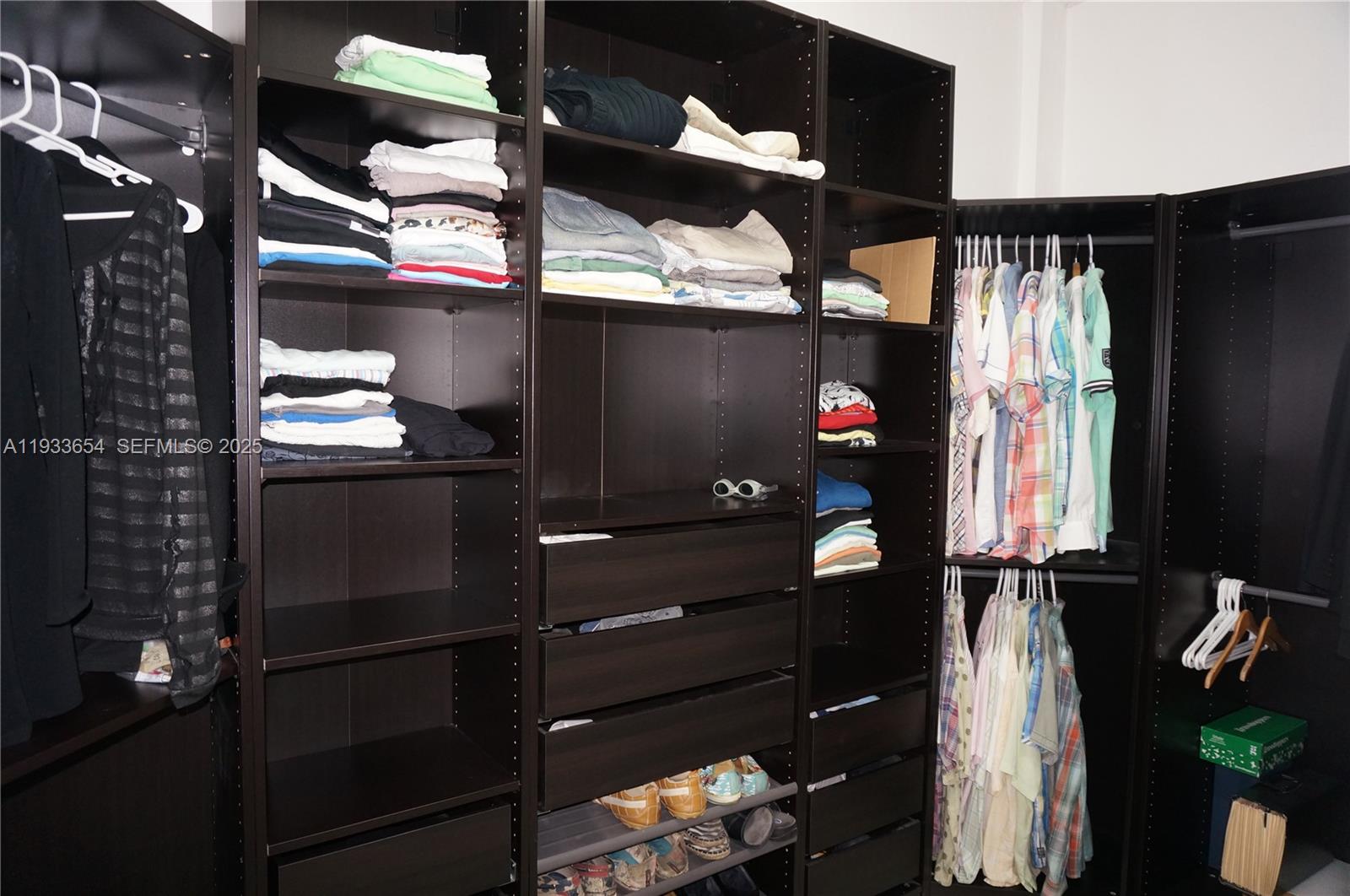 OCEANVIEW BUILDING A COND - Residential