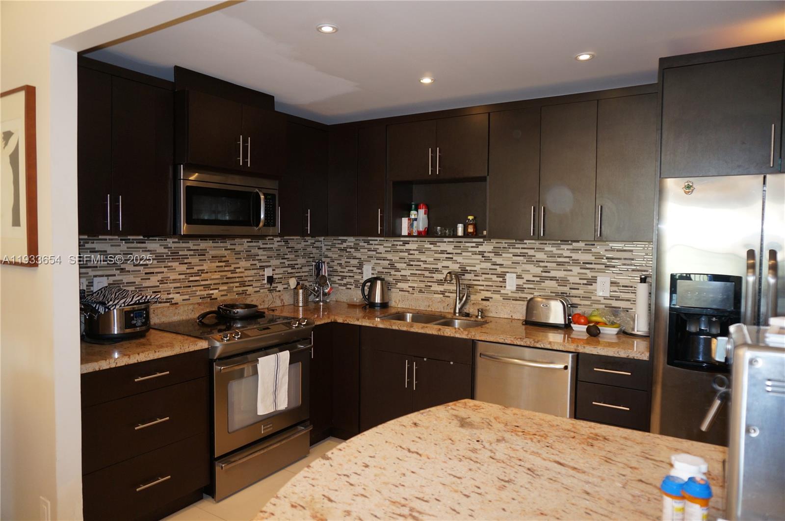 OCEANVIEW BUILDING A COND - Residential