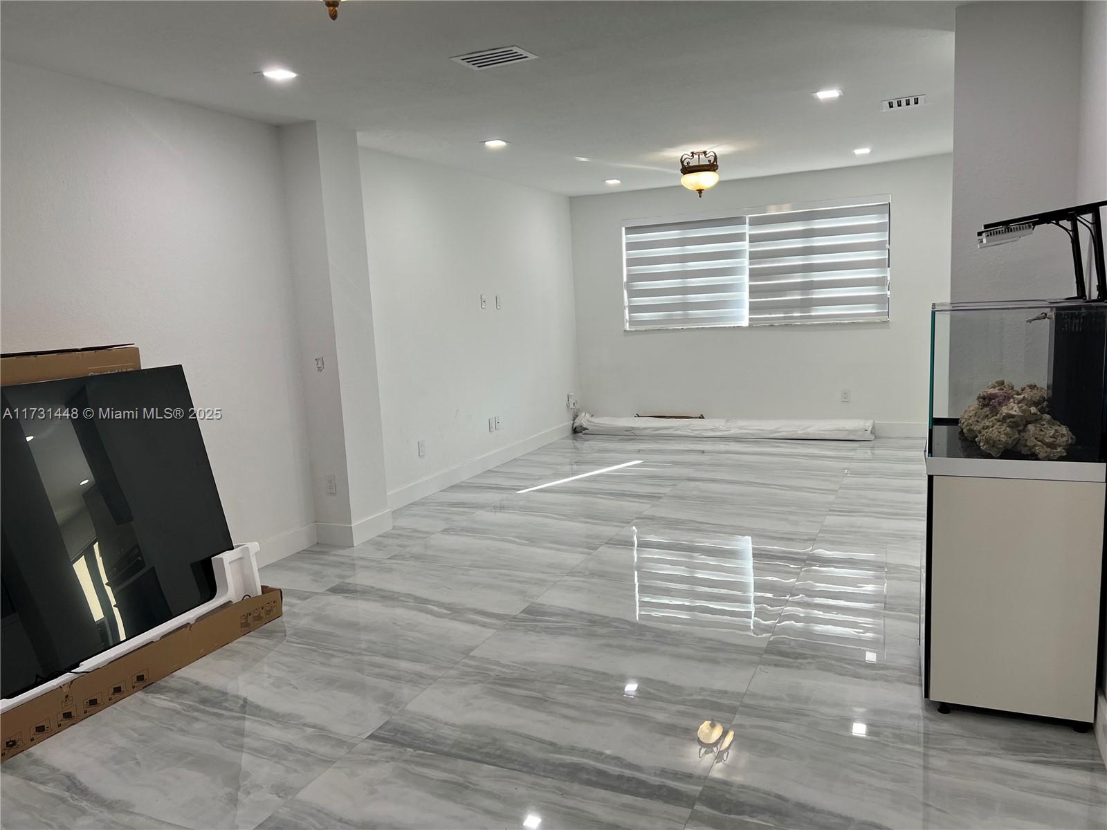 CUTLER CAY - Residential