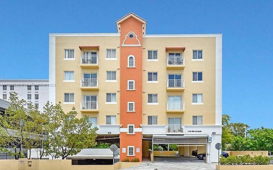 Amazing 1 Bedroom, 1 Bathroom Unit on the top Floor of the Building, located in the Heart of Miami. Balcony lets you enjoy the view of coral Gables and skyscrapers in downtown. Perfect as your first home or for Investors to buy and rent out. Washer and Dryer in Unit and low HOA Fees. Comes with 1 Parking Spot. Tenant is Paying $2,100 per Month and lease ends in Mid July.
Not Contingent to Appraisal.