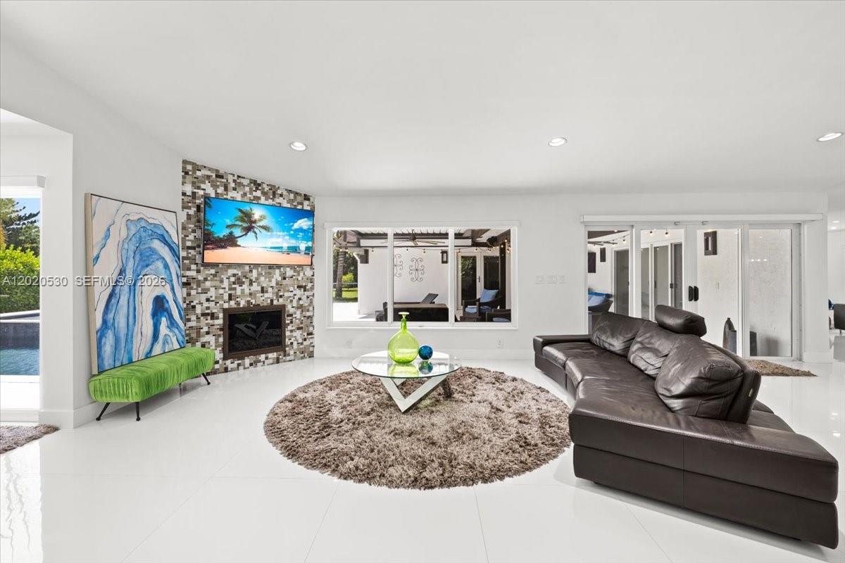 FIVE GS PLAT - Residential