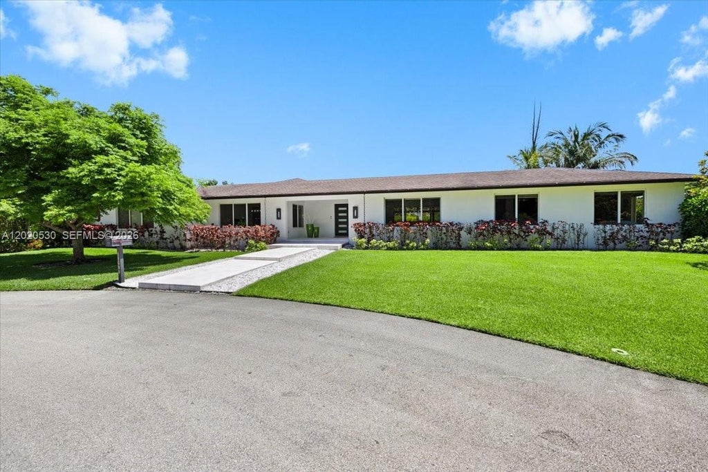 Photo of 11600 SW 1st St, Plantation, FL 33325 (MLS # A12020530)