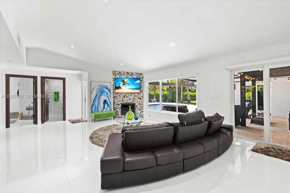 FIVE GS PLAT - Residential