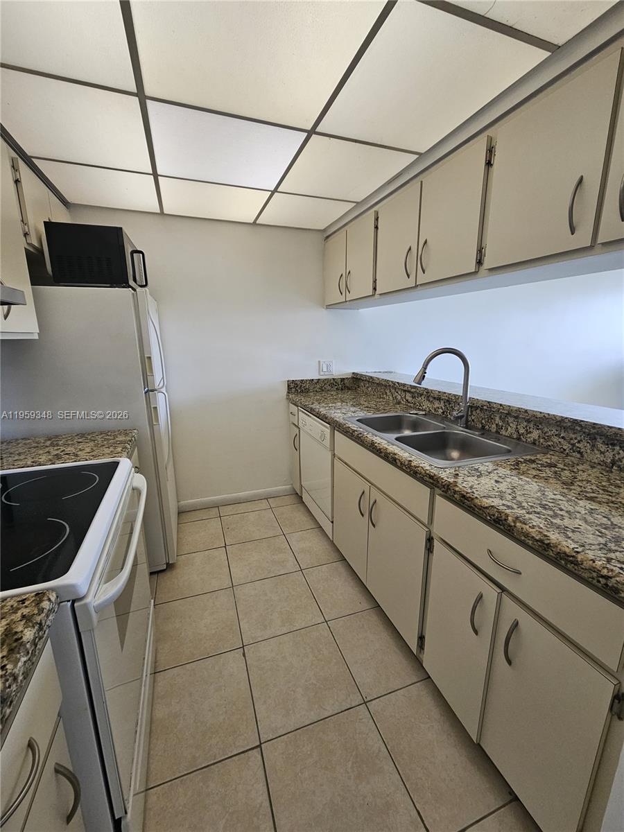 LAS VISTAS AT DORAL CONDO - Residential Lease