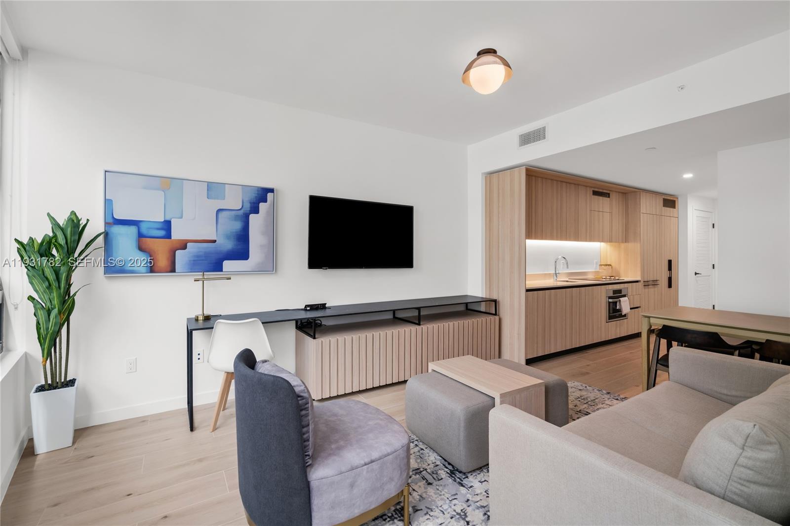 225 N Miami Ave 1012