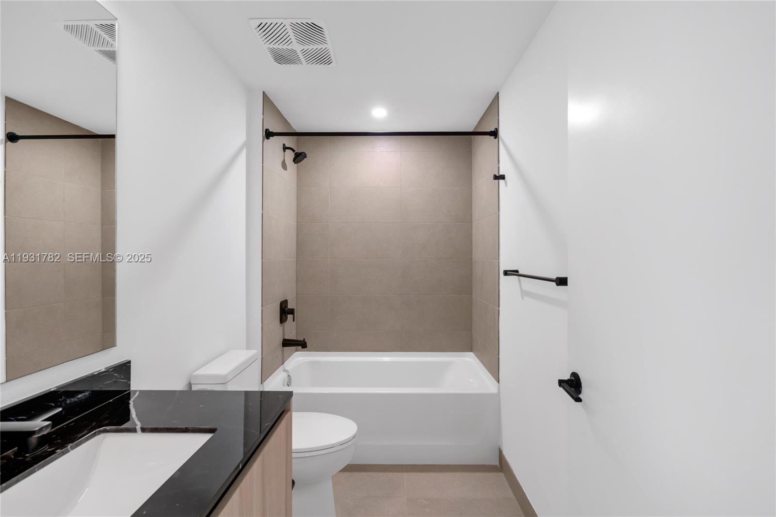 District 225 - Residential Lease