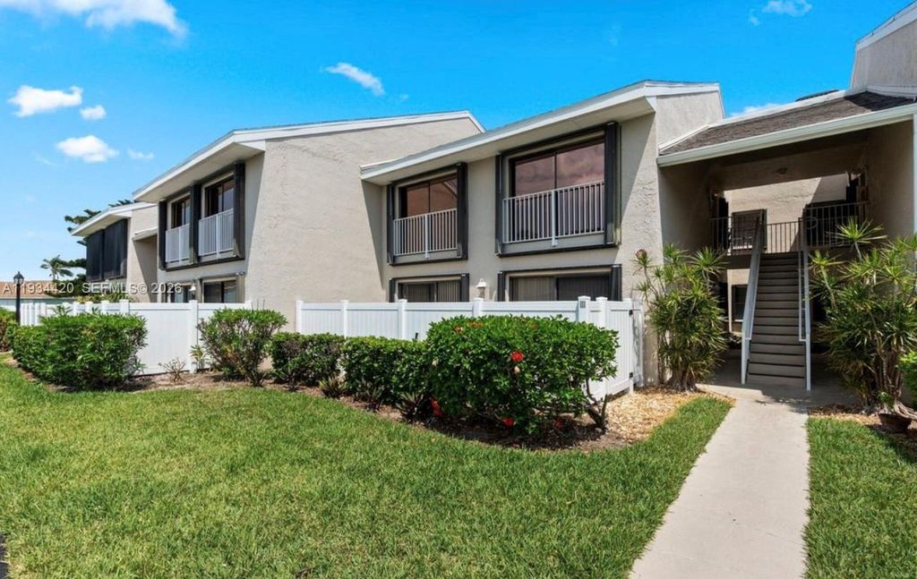 Photo of 3207 S Lakeview Cir #6205, Fort Pierce, FL 34949 (MLS # A11934420)