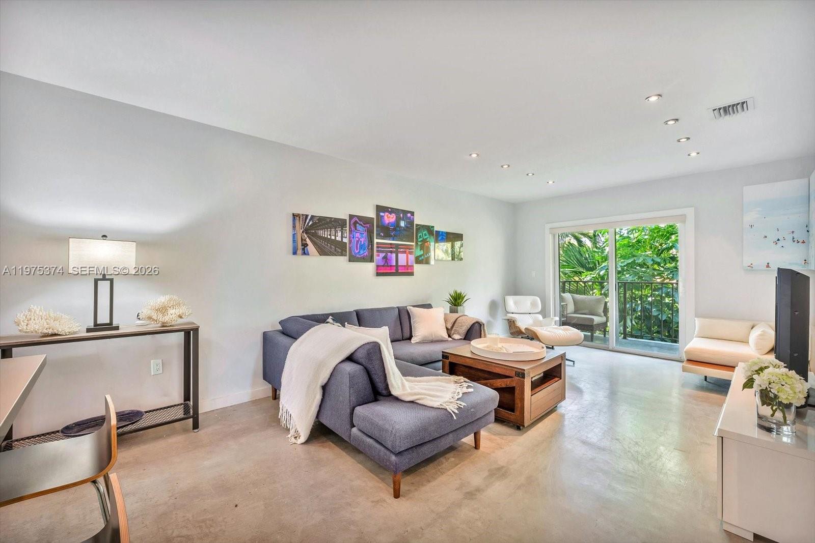 ROYAL PALM VILLAS CONDO - Residential