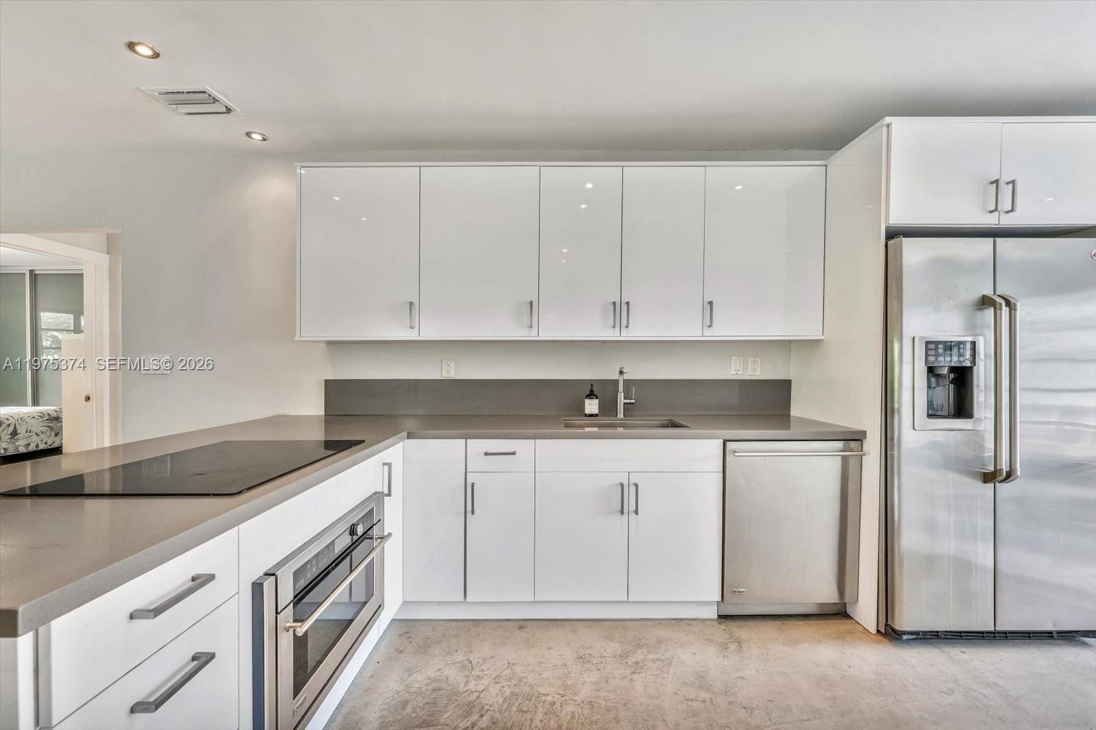 ROYAL PALM VILLAS CONDO - Residential