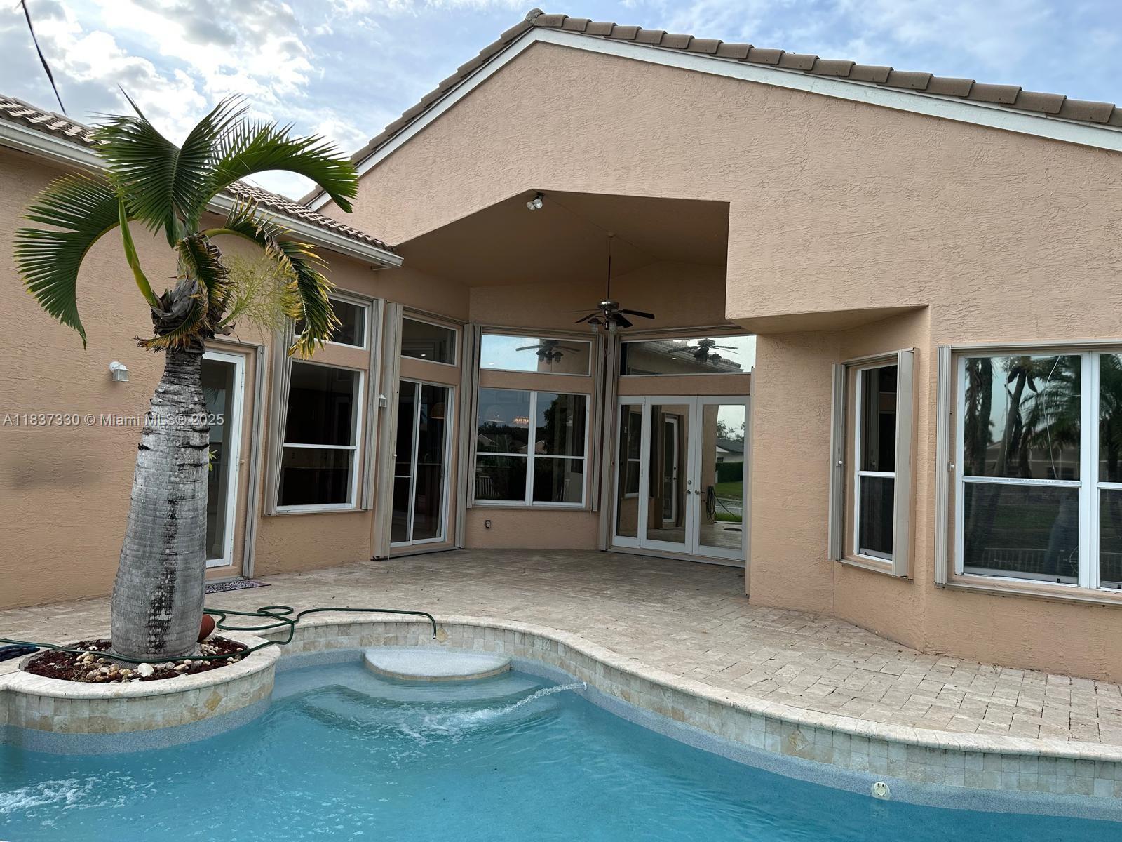 SUNSET LAKES PLAT THREE - Residential Lease