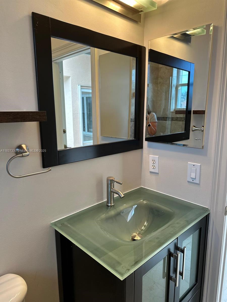 SUNSET LAKES PLAT THREE - Residential Lease