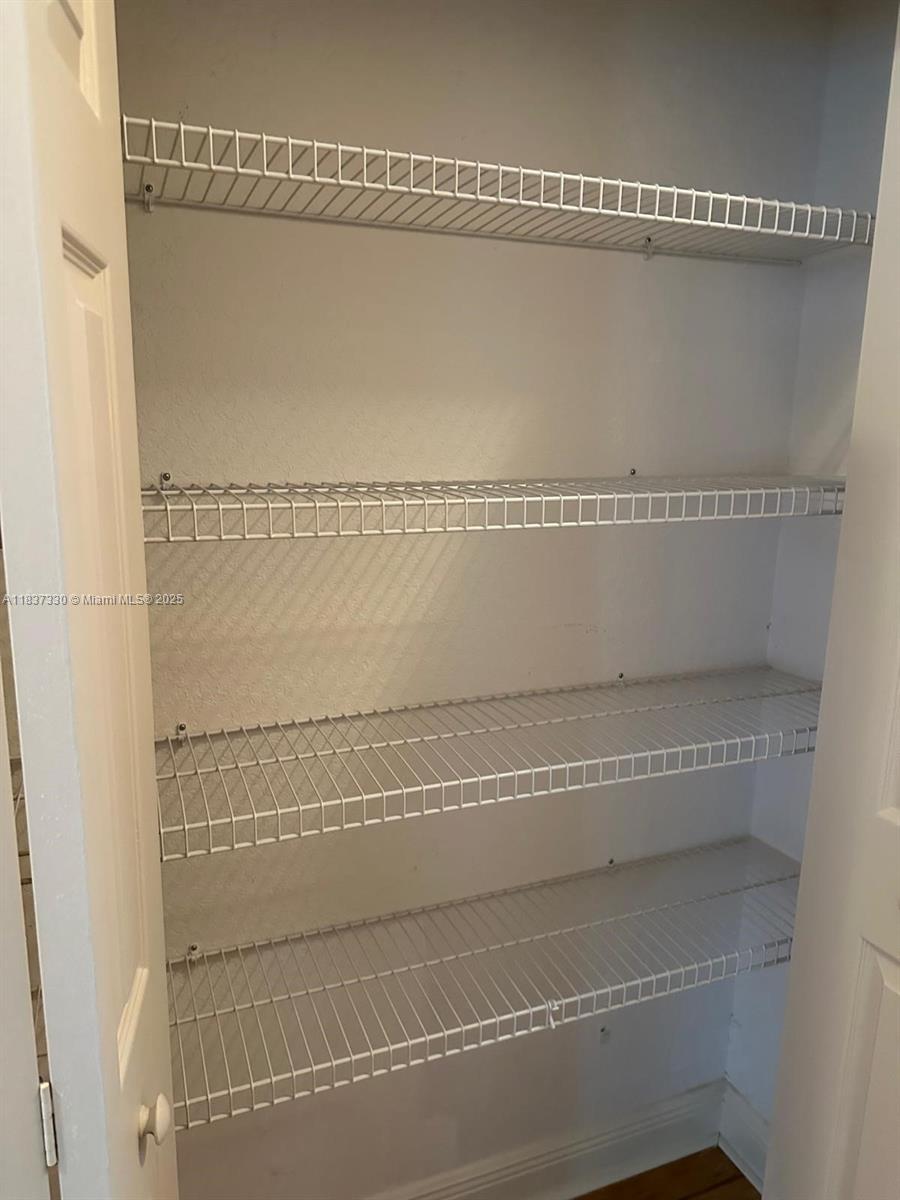 SUNSET LAKES PLAT THREE - Residential Lease