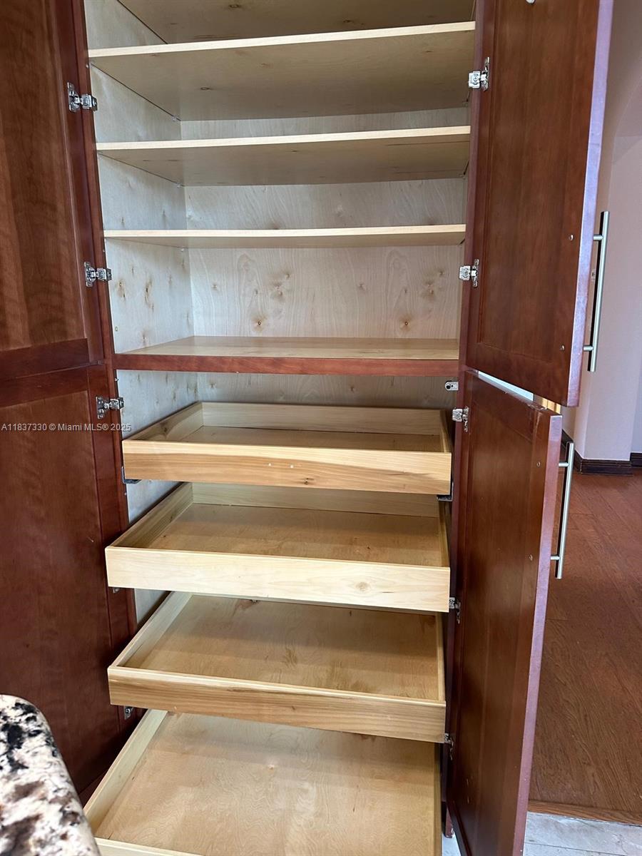 SUNSET LAKES PLAT THREE - Residential Lease