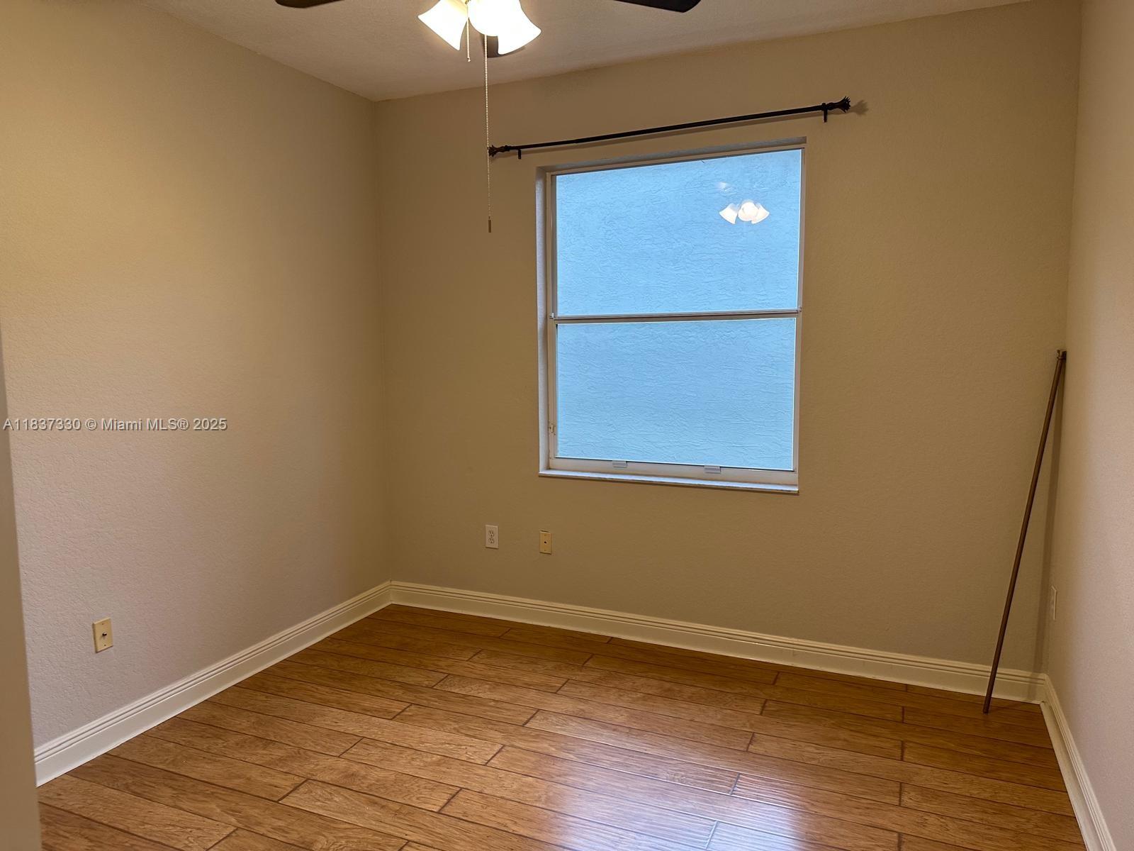 SUNSET LAKES PLAT THREE - Residential Lease