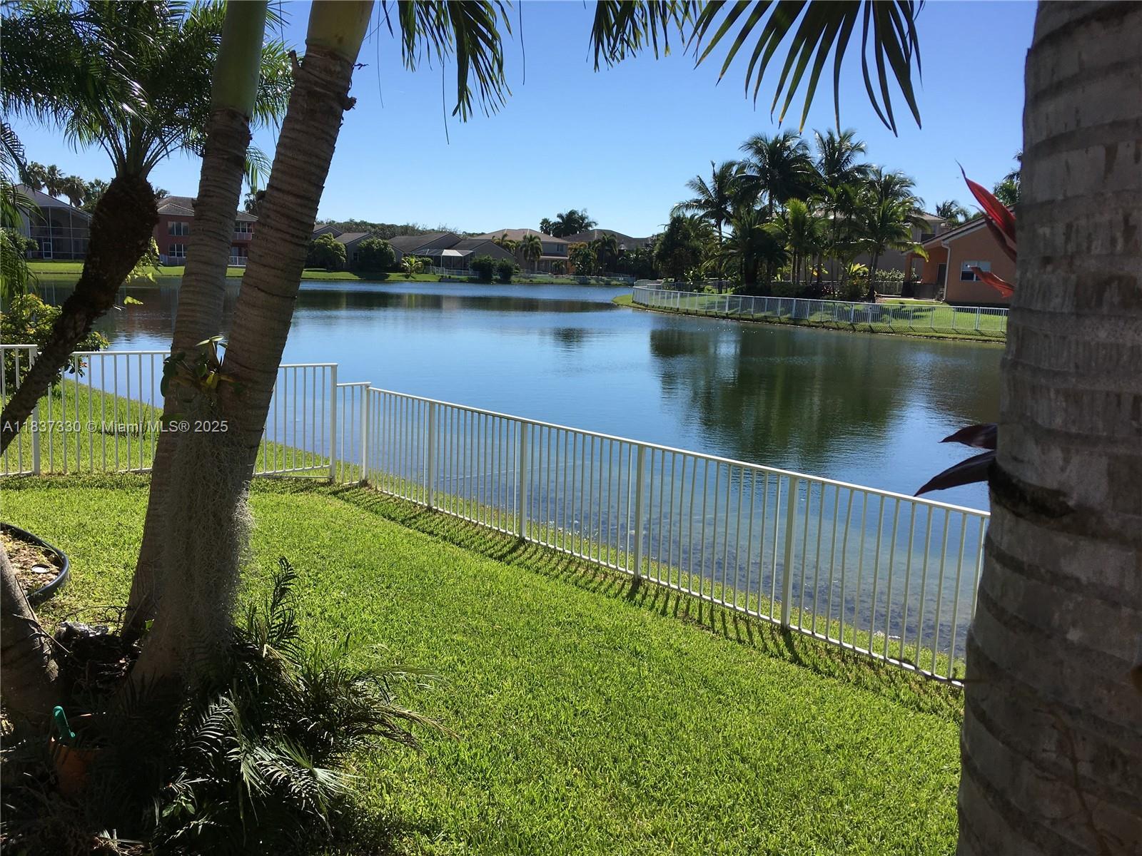 SUNSET LAKES PLAT THREE - Residential Lease