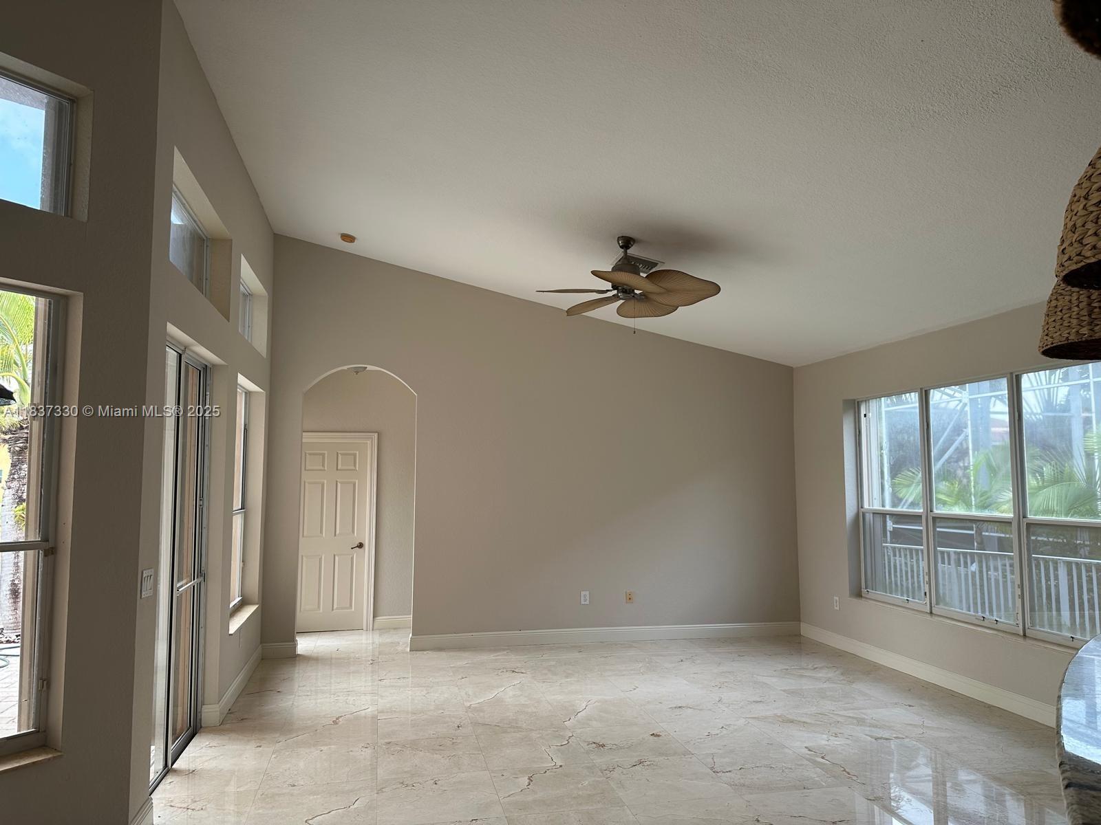 SUNSET LAKES PLAT THREE - Residential Lease