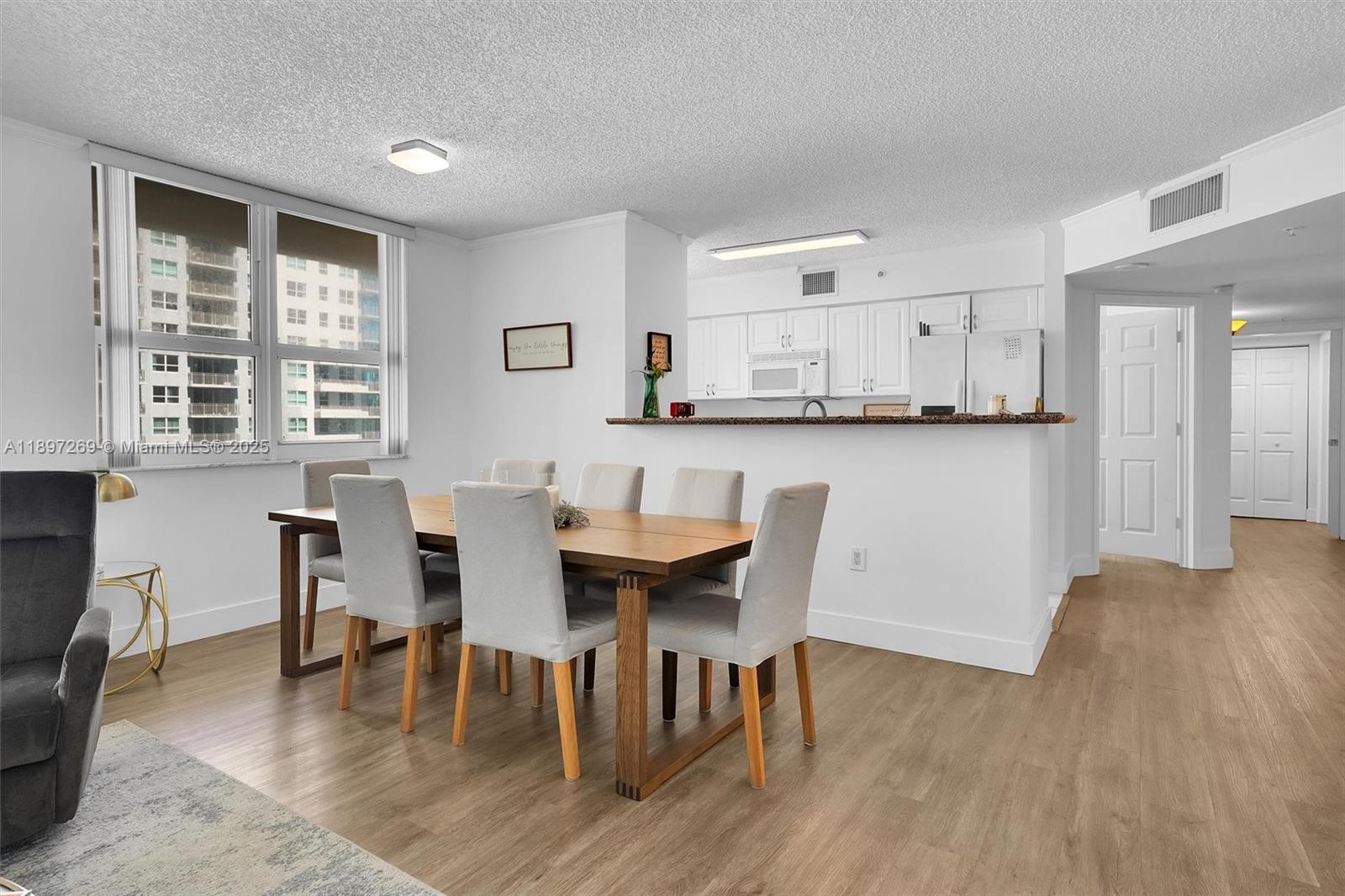 THE MARK ON BRICKELL COND - Residential