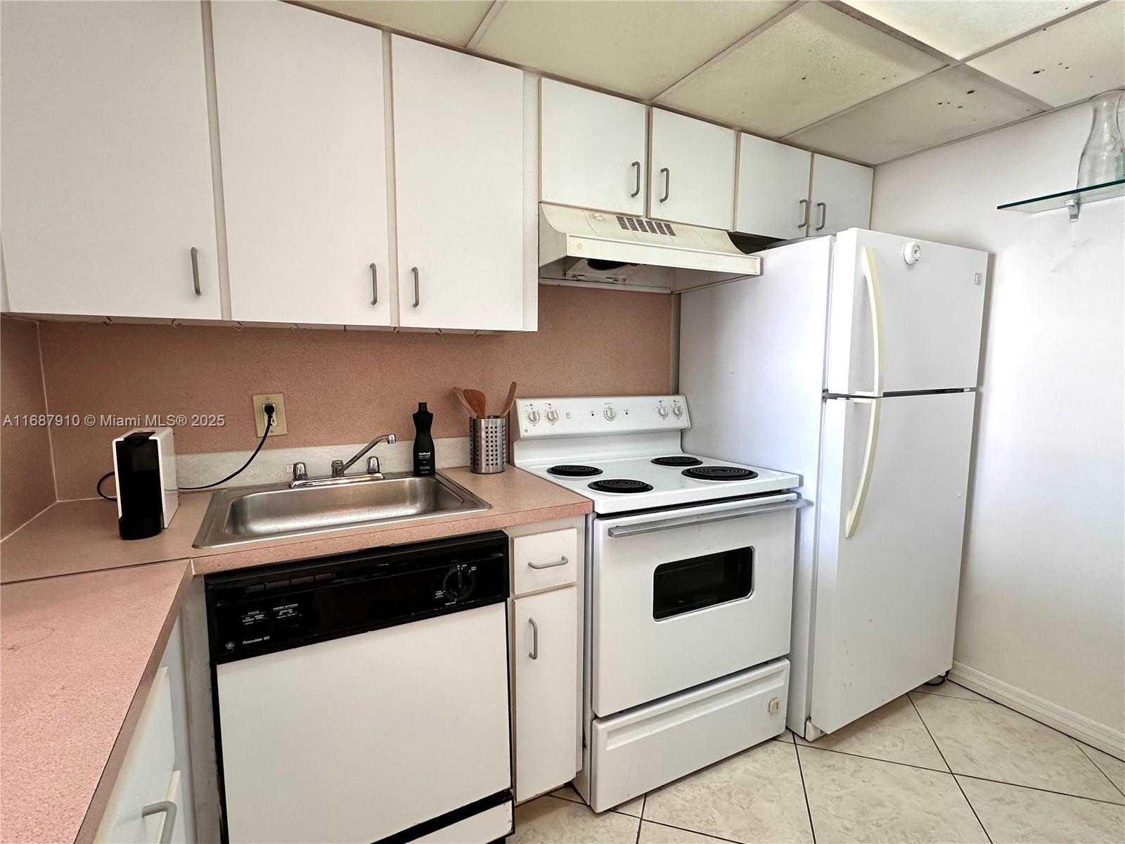CLEARVIEW TOWERS CONDO - Residential