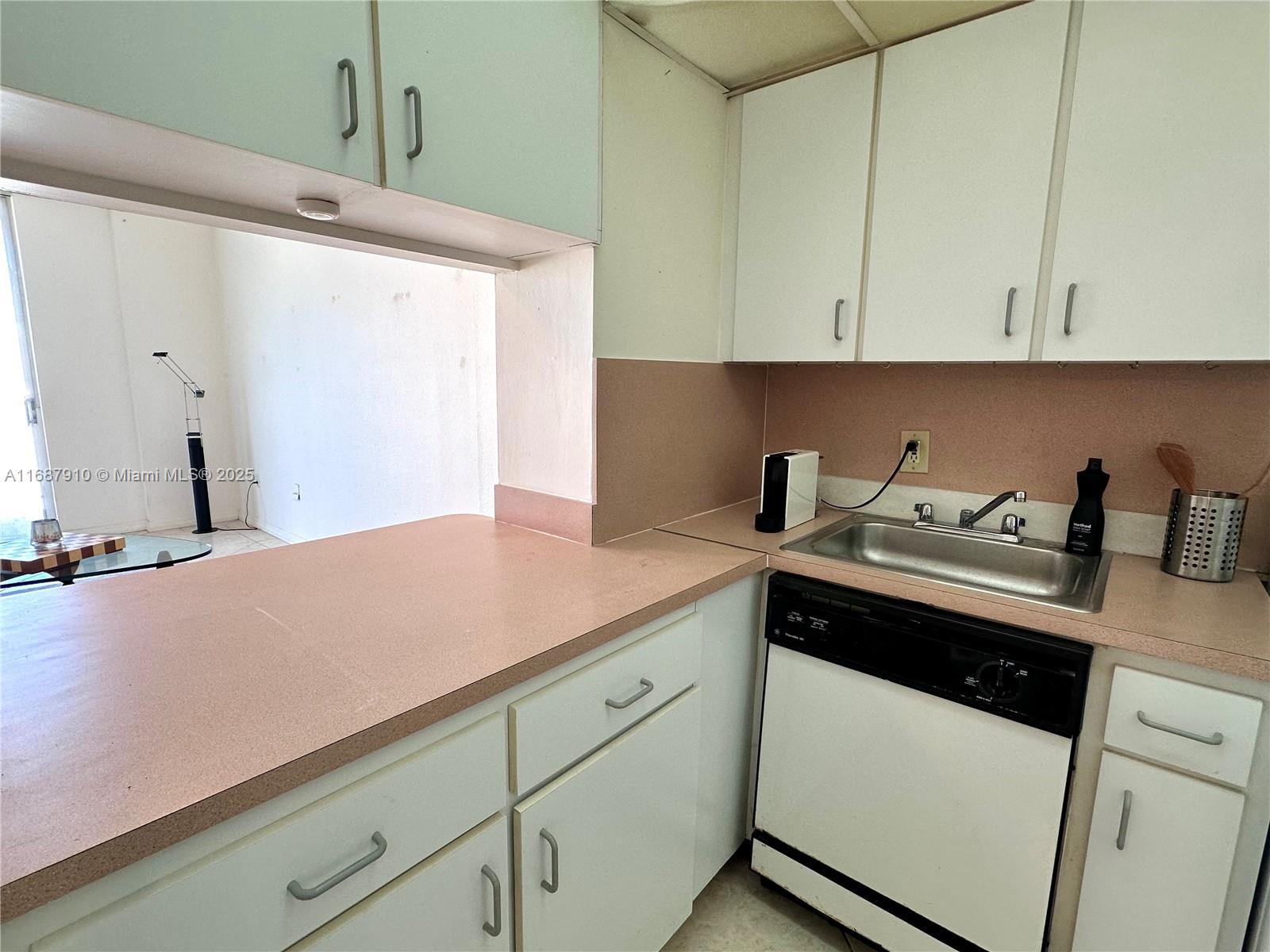 CLEARVIEW TOWERS CONDO - Residential
