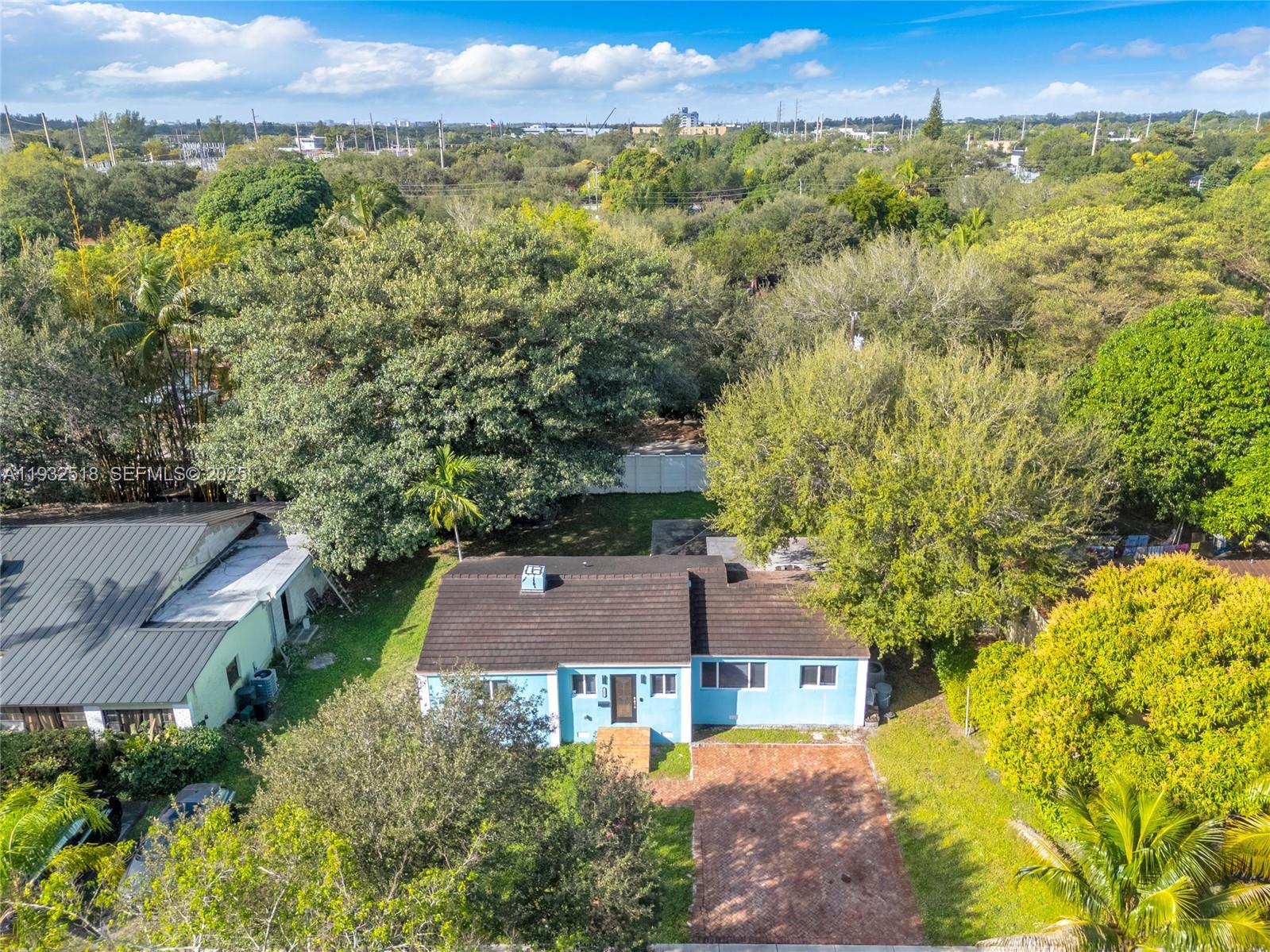 ODELL MANORS - Residential